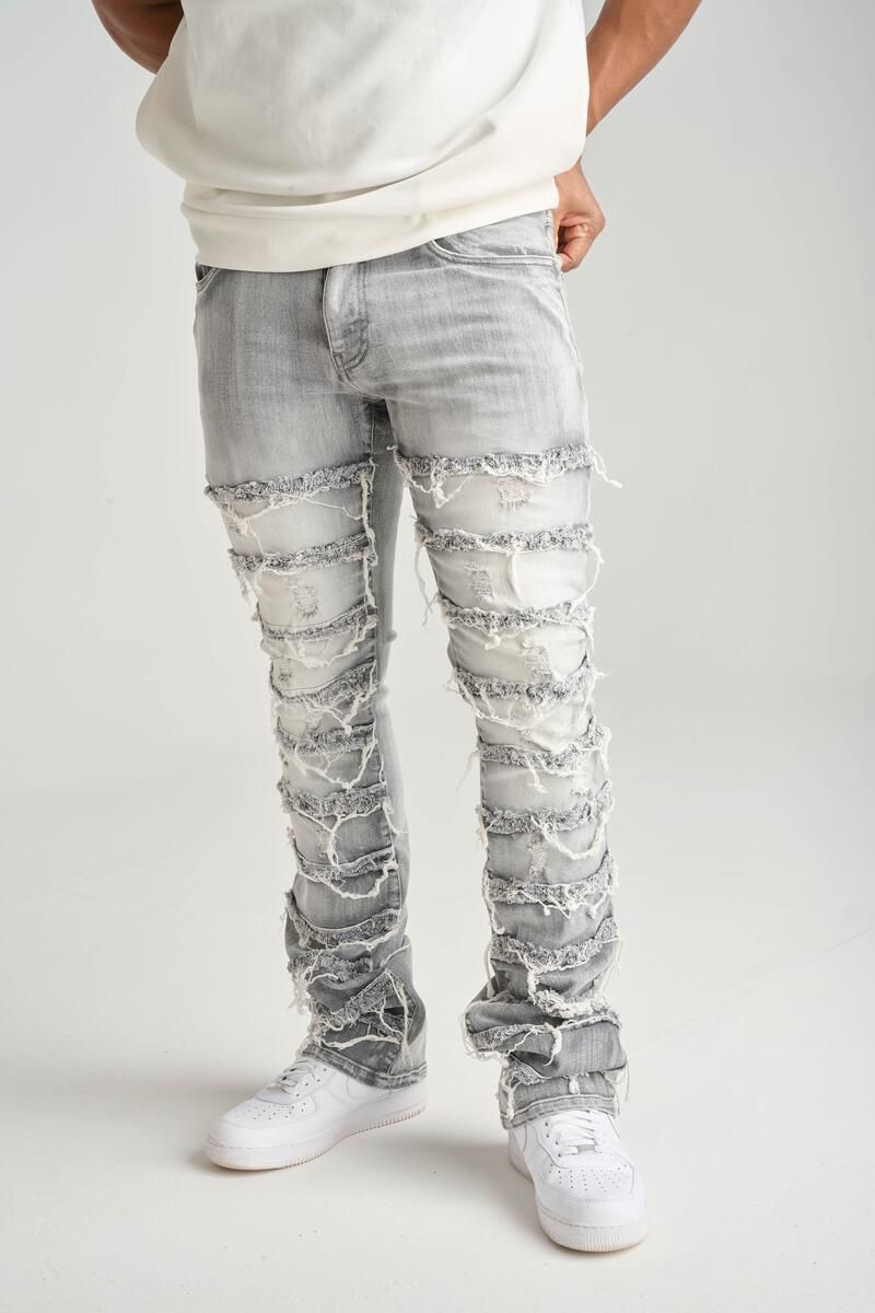 SPARK STACK JEANS WITH FRAYED PATCH S3016